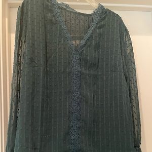 Ladies Green Long Sleeve Lined Blouse . Size 2XL.